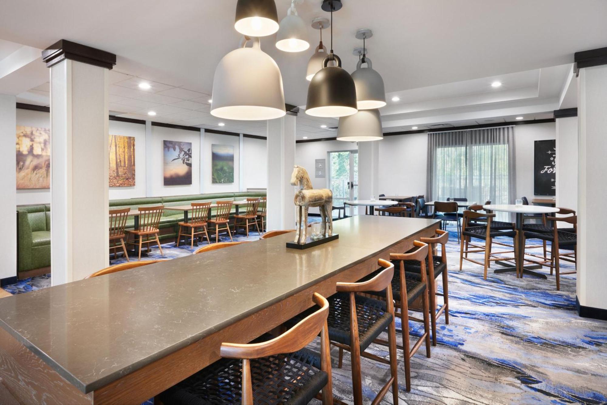 Hotel Fairfield & By Marriott Stewart