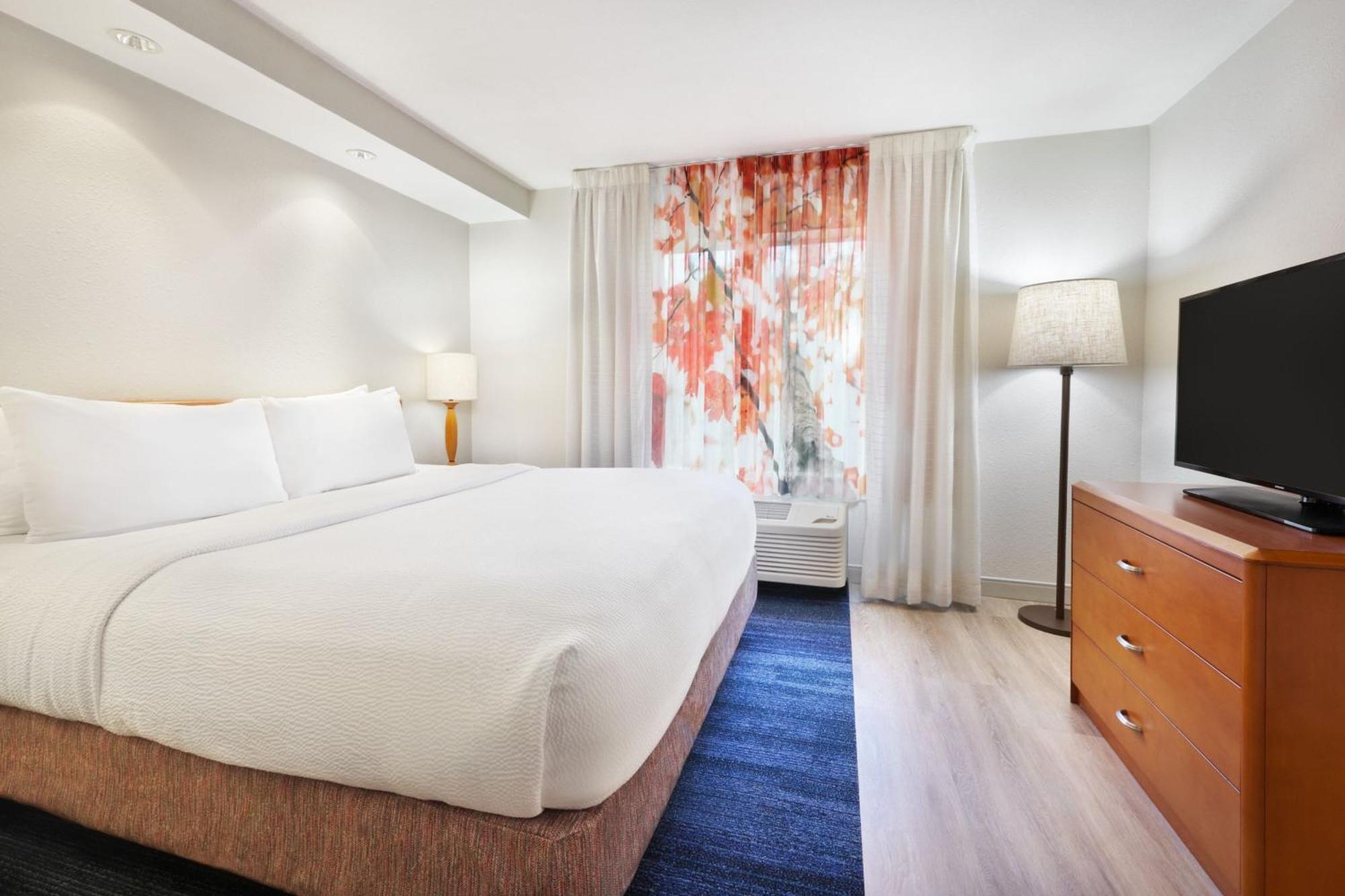 Fairfield & By Marriott Stewart Hotel