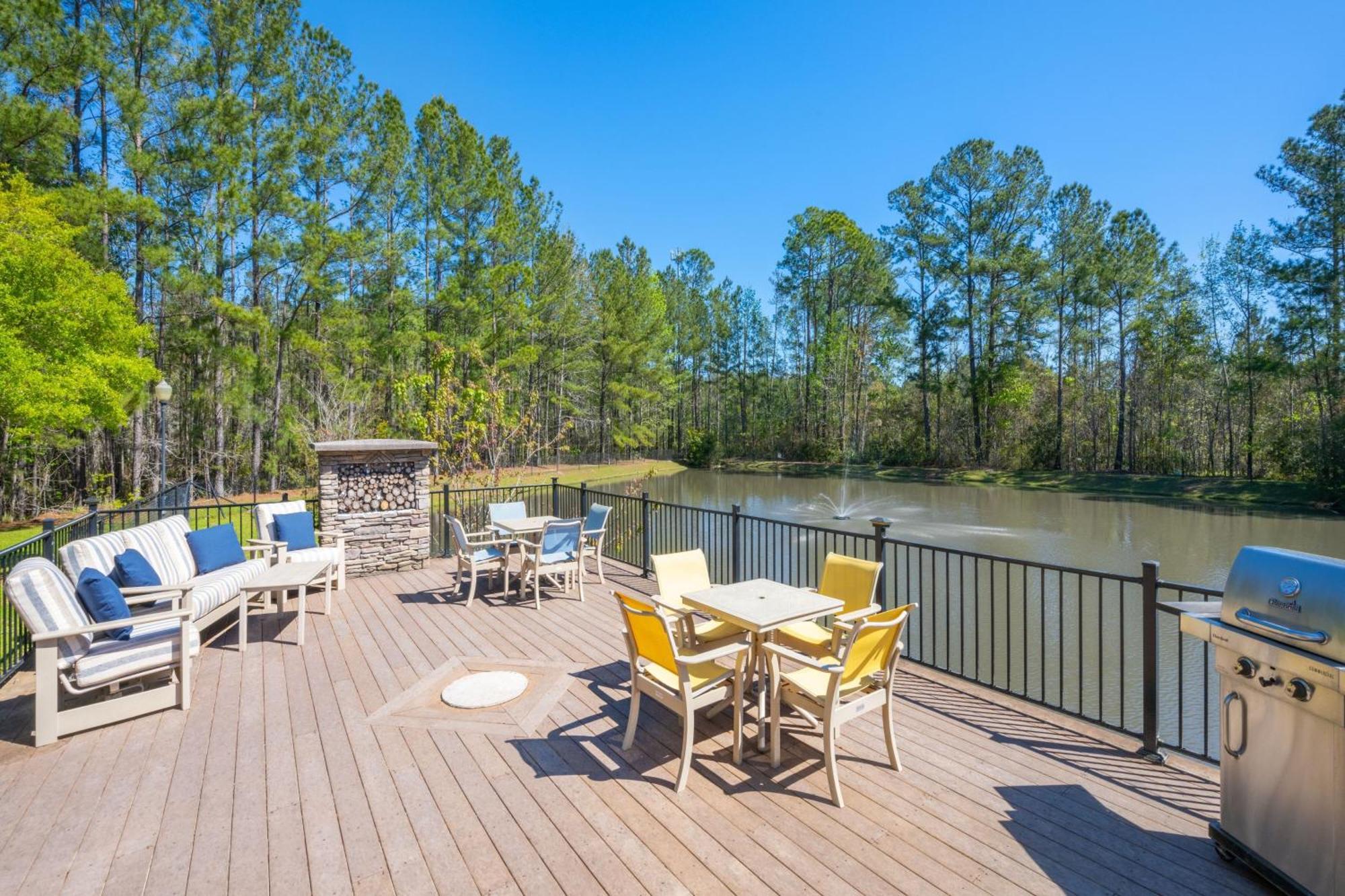 Hotel Fairfield & By Marriott Stewart Hinesville