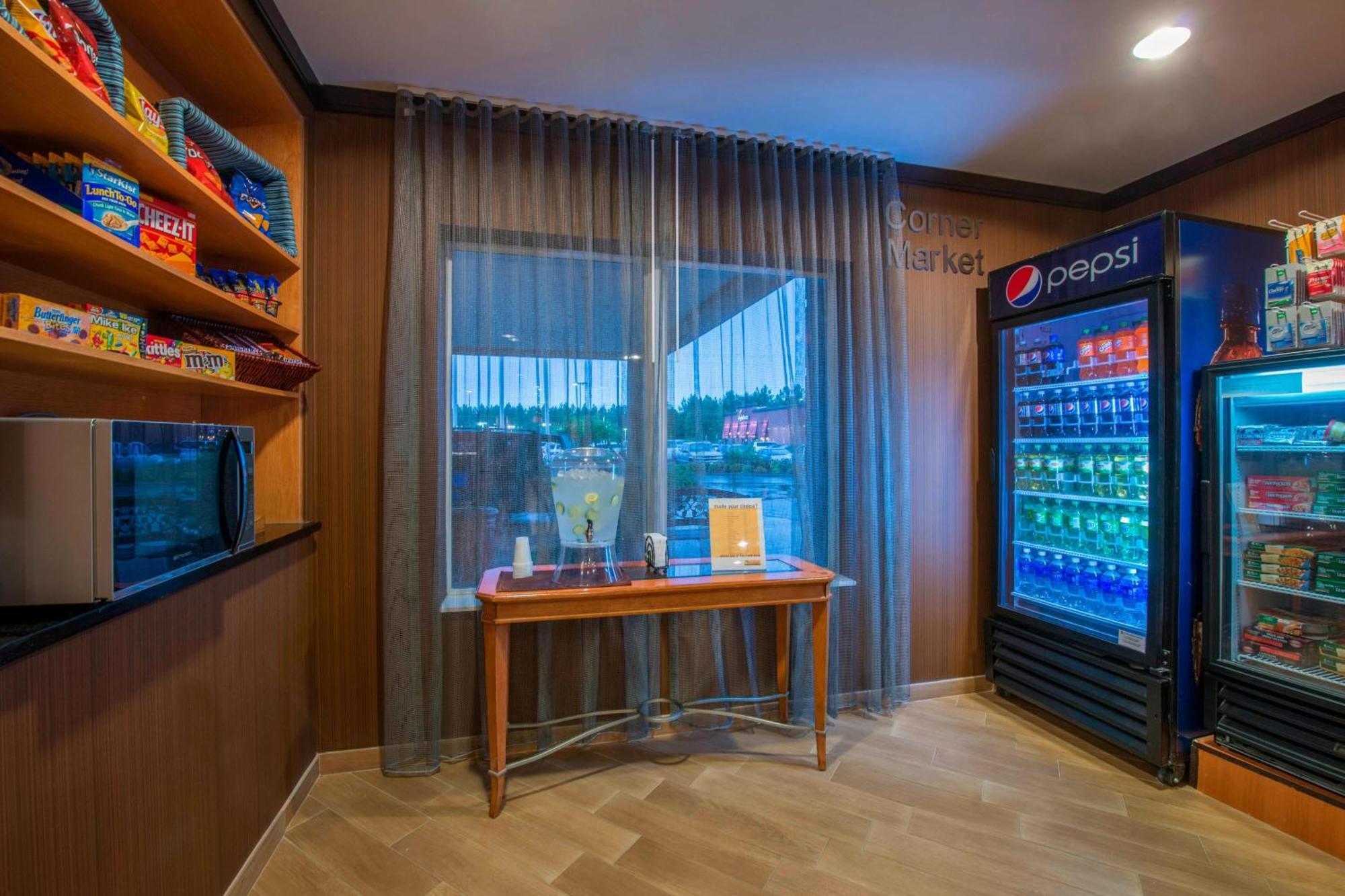 Fairfield & By Marriott Stewart Hotel Hinesville