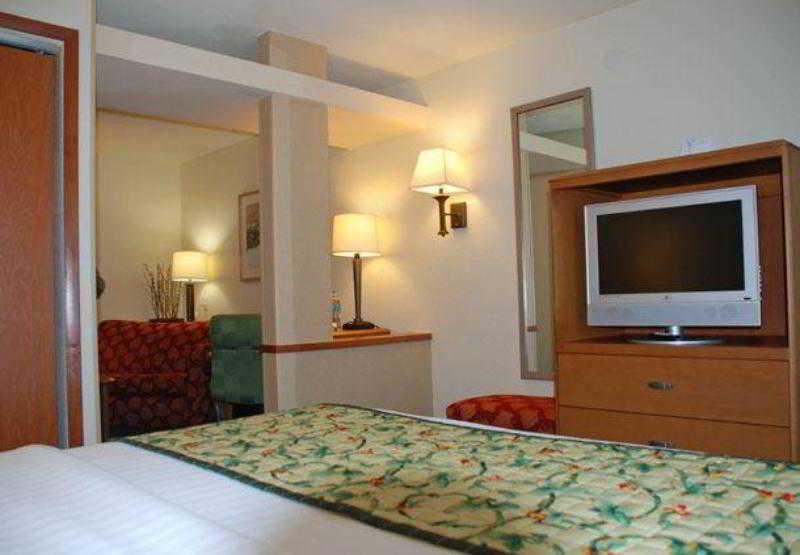 Hotel Fairfield & By Marriott Stewart Hinesville
